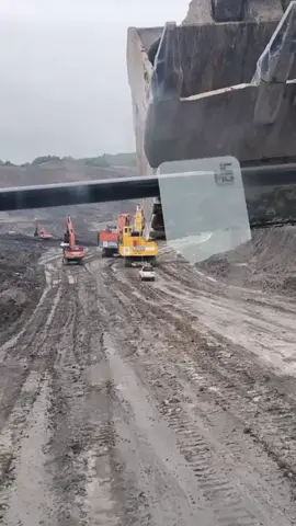 ker gering🤭#shiftpagi #tambangbatubara #operatorexcavator #pc2000komatsu 