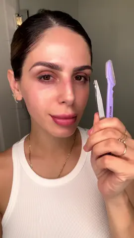 Comment if you want the aftercare!! I shave my face twice a month! The @mixsoon_official @mixsoon.us bean serum has been my new favorite addition to my skincare routine. Once a week i rub it really hard and it takes off a lot of dead skin but st thr same time its very hydrating! #skincare #skin #skincareroutine #dermaplaning #facial #Home #skin 