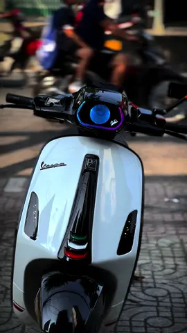 Vespa lên đèn đây ạ. Cảm ơn anh chủ xe đã ủng hộ em chiếc thứ2 🥰🥰#xuhuongtiktok #xedovietnam #shopdodenquan12 #vespasprint #vespa 
