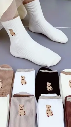 Set 10 Tất nữ cổ cao vải cotton thêu hình chú gấu nâu phong cách Hàn Quốc#outfit #thoitrangnu #tatnu #tatchancocao #xuhuong #thanhthoiluottet 