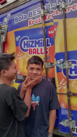 Sedikit gila namun bisa membuat seseorang tersenyum 😜#tiktokfy #drivermuda #pejuangrupiah #artaboga #cctv 