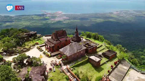 វត្តសំពៅប្រាំ ឧទ្យានជាតិព្រះមុនីវង្សភ្នំបូកគោ!  វត្តសំពៅប្រាំ ស្ថាបត្យកម្មខ្មែរដើមសតវត្សទី២០ ស្ថិតនៅក្នុងភូមិសាស្ត្រឧទ្យានជាតិព្រះមុនីវង្សភ្នំបូកគោ ខេត្តកំពត។ វត្តសំពៅប្រាំ មានទីតាំងស្ថិតនៅកំពូលភ្នំបូកគោ ខេត្តកំពត វត្តសំពៅប្រាំជាកសាងឡើងក្នុងឆ្នាំ ១៩២៥ ក្នុងរជ្ជកាលព្រះបាទ ស៊ីសុវត្ថិ មុនីវង្ស។ Credit : នារីចល័តចរ-Neary Chalat Chor #ក្រសួងរៀបចំដែនដីនគរូបនីយកម្មនិងសំណង់ #MLMUPC #bokor #kampot  #វត្តសំពៅប្រាំ #ខេត្តកំពត #វប្បធម៌ #សិល្បៈខ្មែរ #មរតកដូនតា #បេតិកភណ្ឌវប្បធម៌ #សំណង់បុរាណ #វត្ថុបុរាណ #អភិរក្សដ្ឋាន #រមណីយដ្ឋានប្រវត្តិសាស្រ្ត #ស្ថាប#ស្ថាបត្យកម្មខ្មែរបុរាណ 