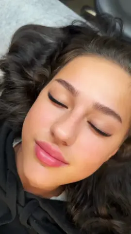 Wimpernverlängerung Hamburg 📞015770888653 📍Holsteiner Chaussee 3, 22523 Hamburg #hamburg #winpernkleber #uvkleber #wimpernextensions #wispylashes  