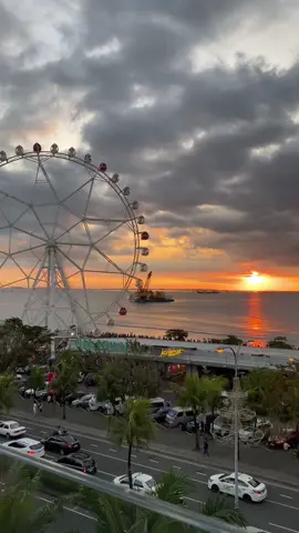 MOA Sky Garden Sunset View ⛴️🌅🎡 #skygarden #moa #moaskygarden #roofdeck #seaside #amusementpark 