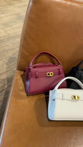 Hàng về thêm r ạ