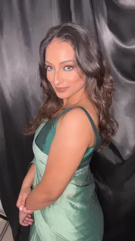 Transition !! ❤️ #makeup #makeupartist #makeupbythaaniya #makeupmalaysia #personalmakeup #tamilsong #malaysiamakeupartist #grwm #tiktokmalaysia #transition #hdmakeup #indianmakeupartist 