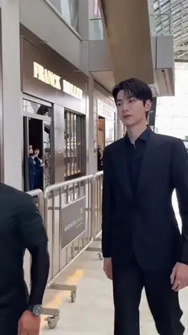 #LINYI mr. perfectly fine??!!! #fyp #yuewenglobalipawards 