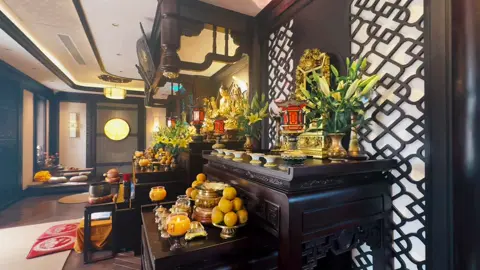 Tết đến rồi!! Dọn dẹp bàn thờ khang trang đón năm mới 2024!! 🙏🙏🙏