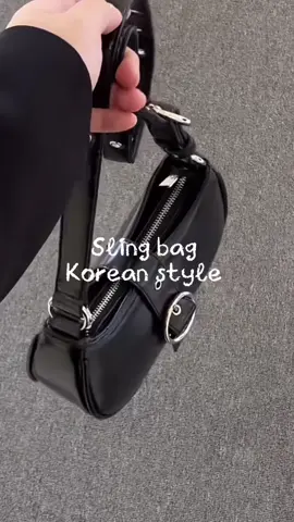 Cakep banget , design nya simple tapi kece #slingbag #taswanita #tasselempang 