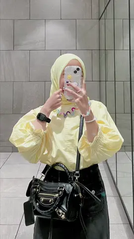 Suka bgt sama model blouse balon gini #moniblouse #blouselenganbalo #puffyblouse 