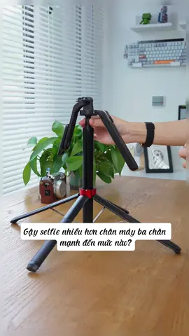 Gậy chụp hình Selfie P180 có tay quay video xoay 360 siêu cao 1.8m #gaychuphinh #gaychupanh #gaychuphinhbluetooth #gaychupanhxoay360do #phụkienxinh261 #fyp #xuhuong 