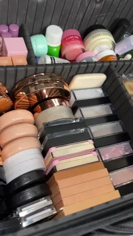 @Relavel bags ma nouvelle malette !!!  #makeuporganizer #makeuporganization #organizationmakeup #rangemementmaquillage #relavelbags #makeupcase #foryoupage #foryou #pourtoi #makeupartist 