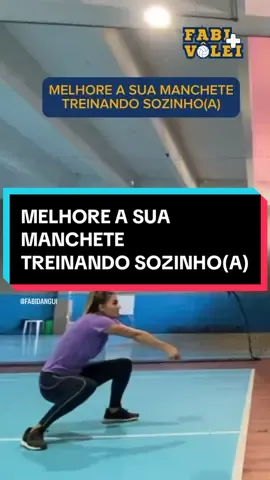 🏐 Manchete na parede é um dos melhores treinos para quem está aprendendo ou deseja melhorar o seu controle de bola.  Você pode intensificar o seu exercício de acordo com a força e velocidade em que lança a bola para a parede. Tente variar os lançamentos e se tiver espaço, faça com pequenos deslocamentos.  Lembre-se: o básico deve ser bem feito! 🍛 #volei #voleibol #volleyball #volley #voleifeminino #voleibrasil #superligadevolei #voleimaster #jogandovolei #voleibr #treinodevolei 