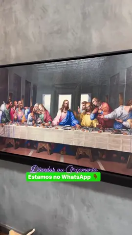 Apresentamos uma reprodução da icônica obra “A Última Ceia”, capturada a partir da pintura original e reproduzida em uma tela canvas premium. A pintura retrata a cena bíblica da última refeição de Jesus com seus apóstolos antes de sua crucificação, um momento chave na narrativa cristã. A composição mostra Jesus ao centro, ladeado por seus discípulos em uma mesa longa, com expressões variadas de surpresa e emoção. Esta versão da obra é realçada por uma moderna moldura flutuante preta, que cria um contraste elegante com a paleta de cores tradicionais da pintura, enfatizando a profundidade e a riqueza dos detalhes. A moldura contribui para um visual contemporâneo, fazendo com que esta peça clássica se encaixe perfeitamente em ambientes modernos ou tradicionais. 🖼️ Quer mais opções de arte? Acesse nosso catálogo de imagens na BIO e explore MUITAS OUTRAS opções impressionantes. 🤝 Dúvidas ou interessado em personalizações? Nossa equipe está à disposição para atendê-lo. Entre em contato pelo WhatsApp (32  98821-7105). #ultimaceia #arteemcanvas #pinturabiblica #jesuseapostolos #decoracaocrista #quadrosdecorativos #arteclássica #decoracaomoderna #molduraflutuante #interiorescontemporaneos #decoracaodeinteriores #quadrospersonalizados #momentosbiblicos #arteemtela #decoracaoreligiosa #quadrosmais #artenaparede #decoracaodecasa #Home #homedecor #reels #insta #instagram #altopadrao #condominio #saladecorada #quadros #transformação #decoracao #decorando #saladeestar #decoracaoperfeita #quadroperfeito  #ambientedecorado