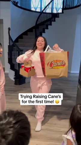 The Box Combo is where it’s at! 🤤 Okay @Raising Cane's I see you!! 😋 #RaisingCanes #CaniacAmbassador