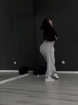 🐈‍⬛#CapCut #рек #рекомендации #fypシ #fyp #танцевальнаястудия #танцы 