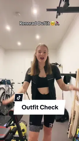 Immerhin sehe ich ganz professionell aus🤯 - Klickschuhe sind noch nicht mein Ding  - #rad #bike #rennrad #outfit #sport #sportmotivation #Fitness #fitnessmotivation 