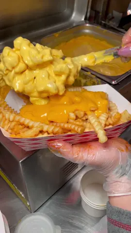 Really get into our loaded fries 😤 #BabasHotChicken #fries #cheese #macandcheese #chicken #foodtiktok 