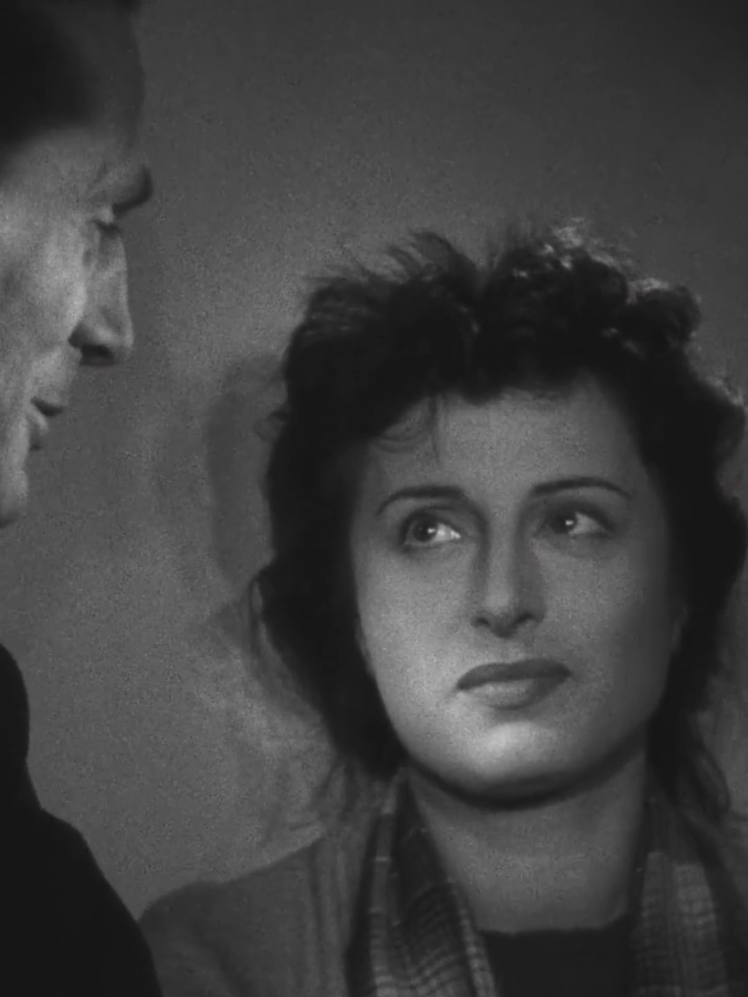 “Non dobbiamo aver paura, né oggi né in avvenire, perchè siamo nel giusto.” Magistrale Anna Magnani in Roma Città aperta, un film di Roberto Rossellini del 1945. #romacittàaperta  #robertorossellini  #secondaguerramondiale  #annamagnani  #aldofabrizi  #cinemaitaliano  #classicocinemaitaliano  #resistenzaitaliana  #neorealismo  #cimena  #film  #giornatadellamemoria  #memoria  #olocausto  #shoah  #ricordo  #maidimenticare  #antifascismo  #antirazzismo