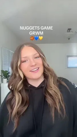 grwm for the nuggets game! 🏀💙💛 #grwm #grwmmakeup #MakeupRoutine #denvernuggets #NBA #nbagame #getreadywithme 