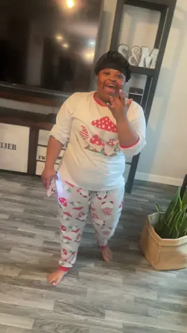 You know #ninasimoneray loves @chrisbrownofficial and @Nicki Minaj #fyp #explore #ilovemusic #t21 💙💛 #downsyndrome 