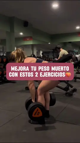 Mejora tu peso muerto con estos dos ejercicios🤭🍑. La bisagra de cadera necesita mucha propiocepción, estos dos ejercicios nos ayudaran a asimilarlo de mejor manera y así podremos sacar el máximo partido al peso muerto rumano. #pesomuerto #consejos #consejosfitness #tips #cadera #gimnasio #gym 