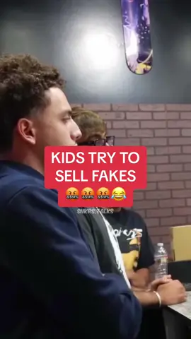 Kids try to sell fakes🤬🤬 #ramitheiconclips #ramitheiconplug #sneakershead 