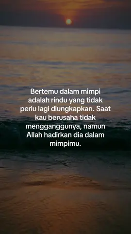 Saat kamu memaksa aku melupakanmu, lalu Allah mengirimkan kamu di dalam mimpiku. Senyum tawamu itu jelas di dalam mimpiku. Bagaimana untuk aku melupakanmu jika takdir tidak membenarkannya? Rindu sangat, moy ❤️ #healing #moy #rindu #rinduquotes #feelinglove #mimpi   