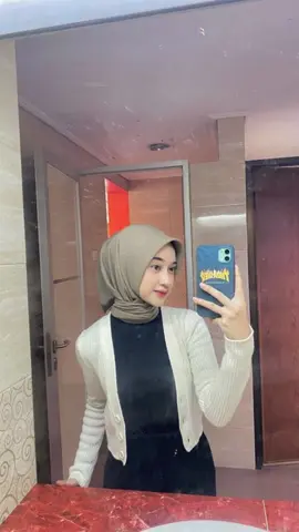 Ada yang manis tapi bukan gula  #filteriphone  #paprandom  #soundkane  #fyp  #trend  #kece  #oyantemplat  #CapCut  #bigonthesmallscreen  #tiktokawardsid2023  #ekspresikanttaid2023  #indonesia  #tiktokindonesia  #jilbab  #cewekcantik  #jilbabcantik  #jilbabmanis
