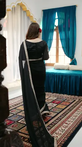 #khan #aziz #komal #saricollection #dress #saricollection #komalazizkhan #blackdress #design 