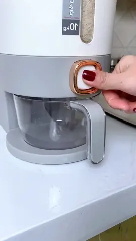 Thùng đựng gạo thông minh. #thungdunggao #thungdunggaothongminh #thunggao10kg #giadungtienich #hangnoidiatrung #giadungnoidiatrung 