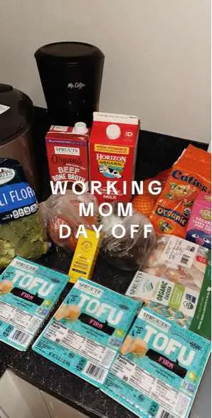 The ultimate chill Saturday 🤌🏼 #ditl #ditlofamom #dayinthelife #spendthedaywithus #toddlermomlife #MomsofTikTok #workingmoms 