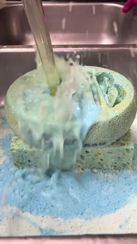 Decided to do a quick dump! This smelled like LESTOIL HEAVEN! With hints of gain, pine sol and comet! I didnt want to stop playing in it! Dumped and then poured it in my toilets ❤️  #CleanTok #spongetok #spongetherapy #asmr #spongesqueezingasmr #suds #fypシ #sudsy #sudsycleaning #pine #spongesqueezing #waterysqueezes #fyp #cleaning 