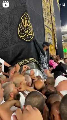 Masha Allah begitu berat perjuangan Mencium Hajar Aswad 🕋 #makkahmadinah🕋 #rindubaitullah🤲🕋 #makkah #masjidilharam #Hajar_Aswad#Tawaf #ziarah #Umroh🕋 #fypシ゚viral 