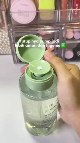 kalo tipe kulit kamu sensitive dan berjerawat bisa banget double cleansing pake micellar water nya #skintificid 💫 #micellarwater #skintificmicellarwater #makeupremover  
