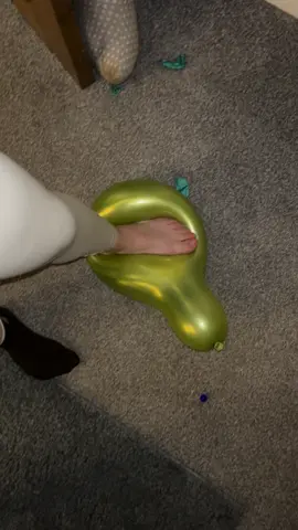 Feet pop 🎈😁 #feetpop #feetballoonpop #pop #balloonpopping #balloonpop #balloons #balloon #balloonfun #ballooncontent #balloonartist #balloongirl #balloontiktok #fyppppppppppppppppppppppp #asmr #youtubecreator #blowup 🎈#🎈 #🎈🎈🎈 
