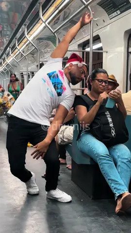 TRAZER ALEGRIA É O MEU DEVER 