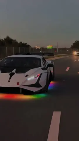 tumben lagi akur nih🤭#lamborghini#supertroveoevo2#ferrari#carsoftiktok 