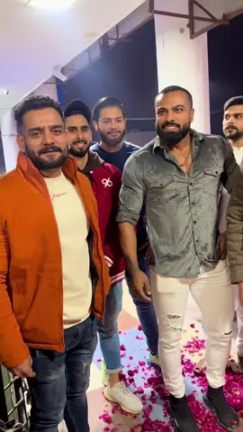 First Pakistani IFBB Pro Men's Physique💯💪🏼Ali Raza In Town at UFC Gym🏋️‍♂️warmly Welcome❤️🔥 #arslanchamp #foryou #foryoupage #ifbbpro #mensphysique #worldchampion #motivation #Fitness #gym #sialkot #trending #viral #fypシ 