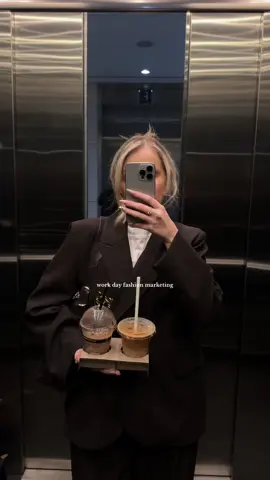 Work day ✨ #fashionmarketing #worktok 