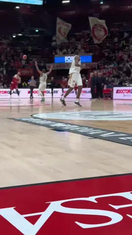 SUIGO SUIGO SUIGO 💪🔥 #insieme #tiktokbasketball #wigglewiggle #basketball #foryoupage #trend #neipertee #forzaolimpia #olimpiamilano 