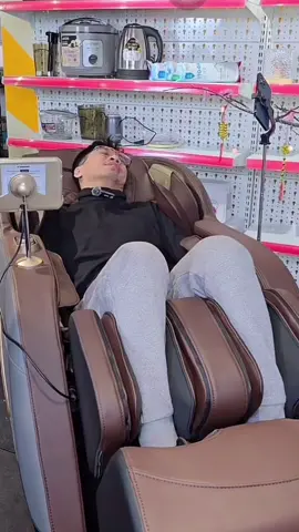 28.01 | Pew Pew x Kingsport | Ghế massage toàn thân cao cấp KINGSPORT G80 hệ thống con lăn 3D hiện đại, điều khiển bằng giọng nói thông minh = Miễn phí