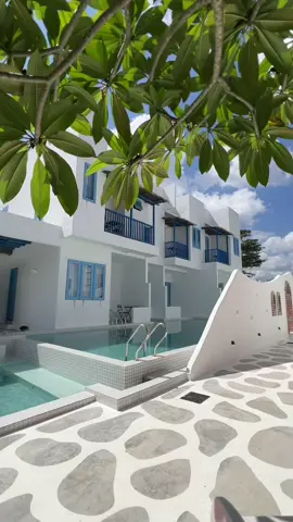 Kat IPOH je. Bilik direct swimming pool & ada outdoor bathtub. View mlm cantik sgt!