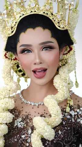 Pengantin adat madura lilin #fypシ゚viral #wonderfullindonesia #mua 