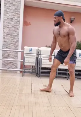 Man walks like a Gorilla #Gorilla Challage 