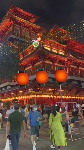 😍🏮🏮🧨🧧#singapore #chinatown #buddhatoothrelictemple #佛牙寺 #chinesenewyear #lunarnewyear #农历新年 #lantern #exploresg #vibes #fyp #tiktoksg  