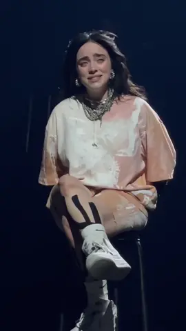 she’s so pretty even when she cries:( @BILLIE EILISH #billieeilish #billie #eilish #fypシ #billiestan #billieeilishedits #concert #billiecrying #happierthaneverworldtour 