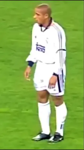 Goal 6 : Roberto Carlos, vs Barcelona, 26/02/2000 #halamadrid #realmadrid #roberto #carlos #robertocarlos #galactic #madrid #real #day6 #goal6 #allrealmadridgoals #foryou #pourtoi #foot #football #Soccer #jointhejourney🤍 