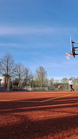 🇺🇦слава україні!🇺🇦 #basketball #NBA #sports #ballislife #football #basket #lakers #Sport #viral #bball #nbabasketball #basketballneverstops #hoops #basketballislife #Soccer #coach  #nbaplayoffs #basketballtraining #kobebryant #fyp #Fitness #basketballplayer #ukraine #svgroßhansdorf #stephencurry30 #outdoor #motivation #stopthewar #family #papa #ballrotation 