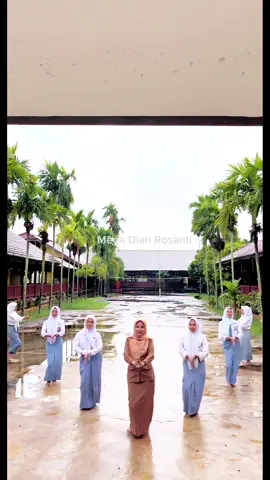 Membalas @L for Liaa heheh 🤭🥰🙏🏼 #tarikreasinusantara #tariindonesia #tariwonderlandindonesia #tarikreasi #likeforlike #kabmempawah #sman1siantan #sensasi #kalimantanbarat 